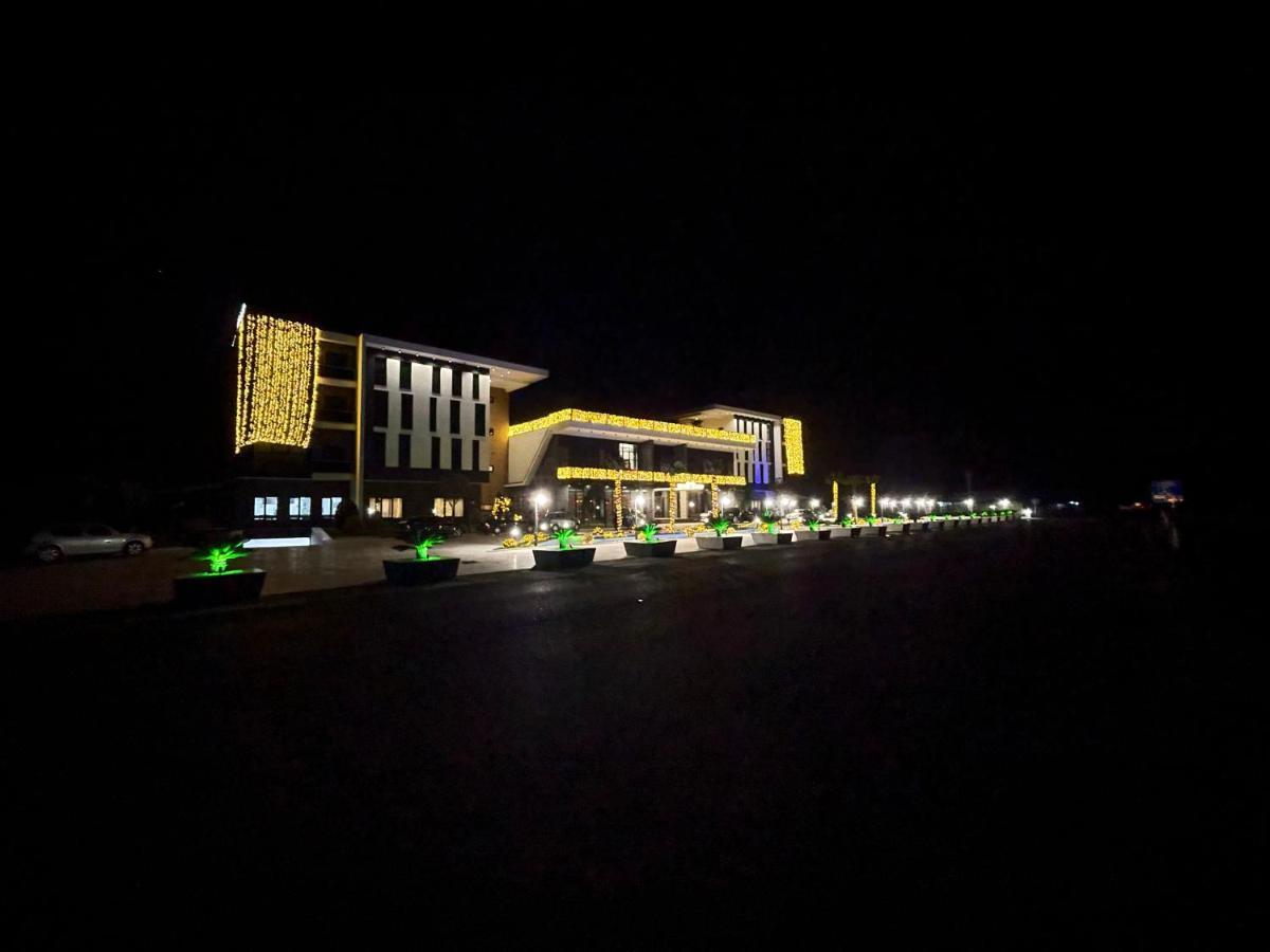 Deluxe Resort And Spa Koplik 외부 사진